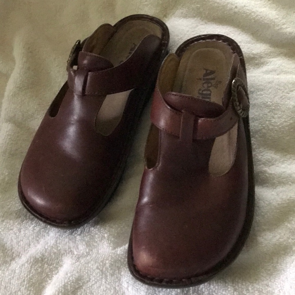 Algeria shoes